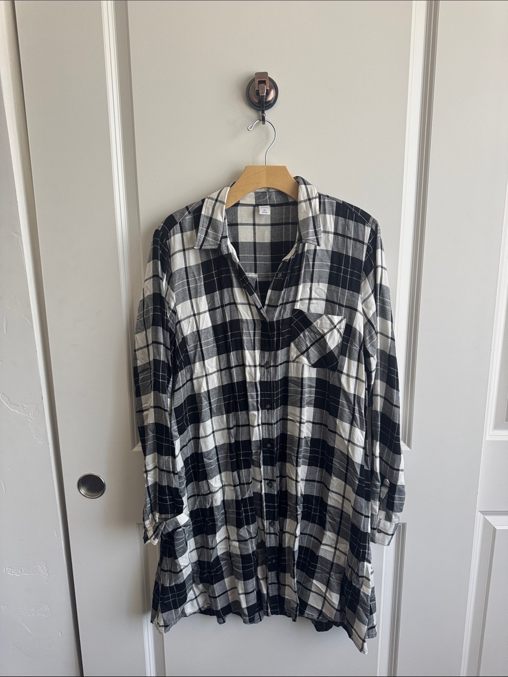Old Navy Black and White Long Sleeve Plaid Shirt Dress